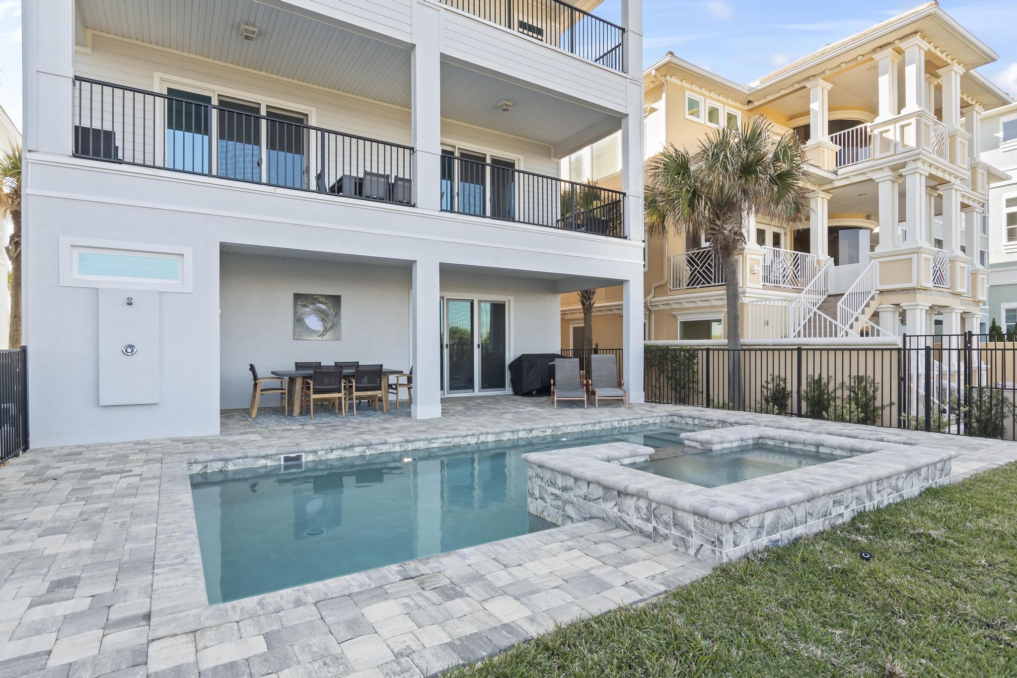 Blue Water Homes FL Pool 510 Cinnamon