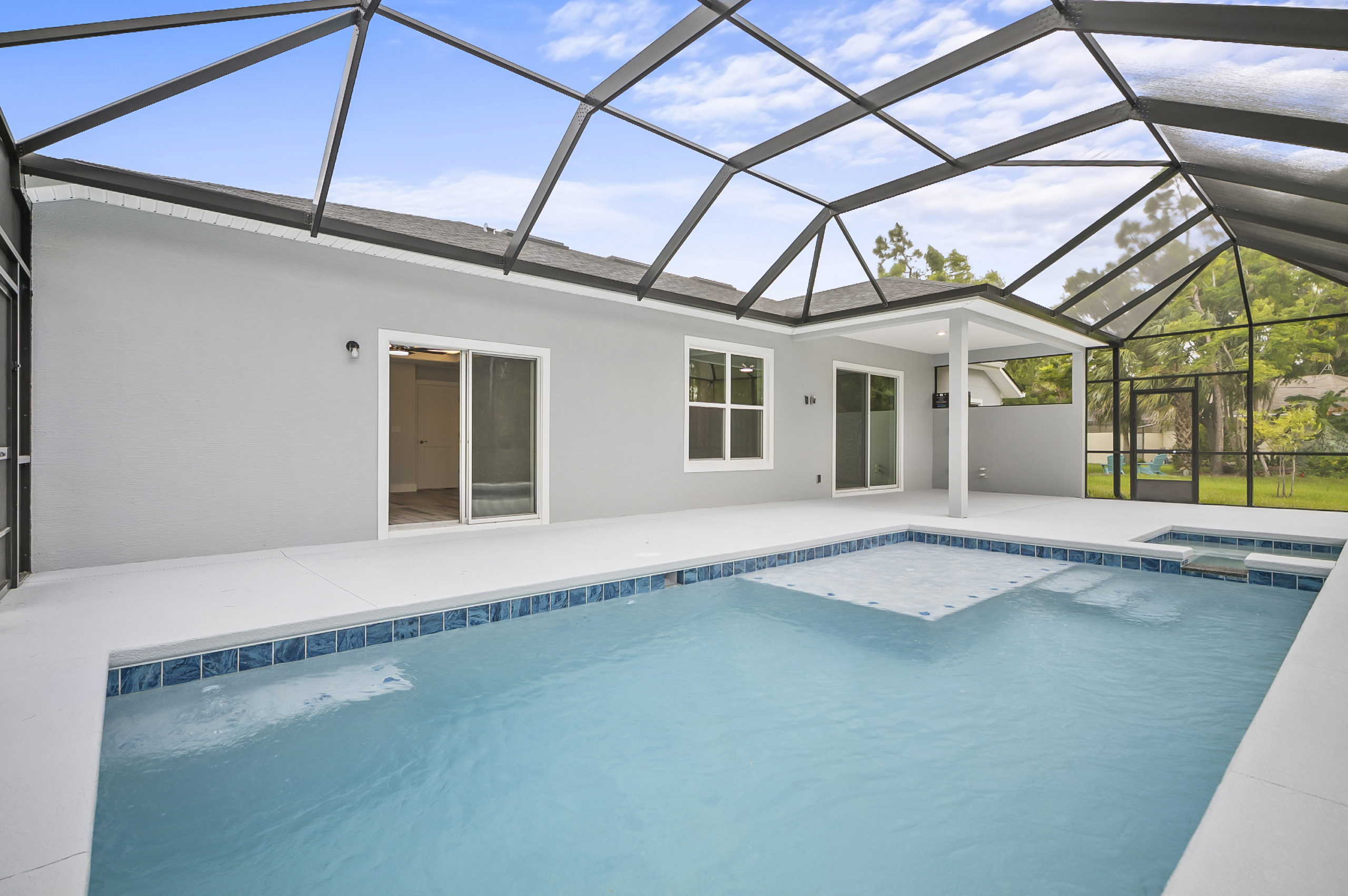 Blue Water Pools Whitlow Full View