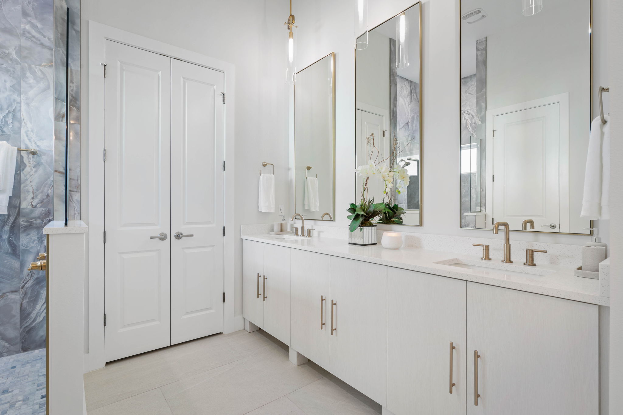 Blue Water Homes Fl Cinnamon Bathroom 1